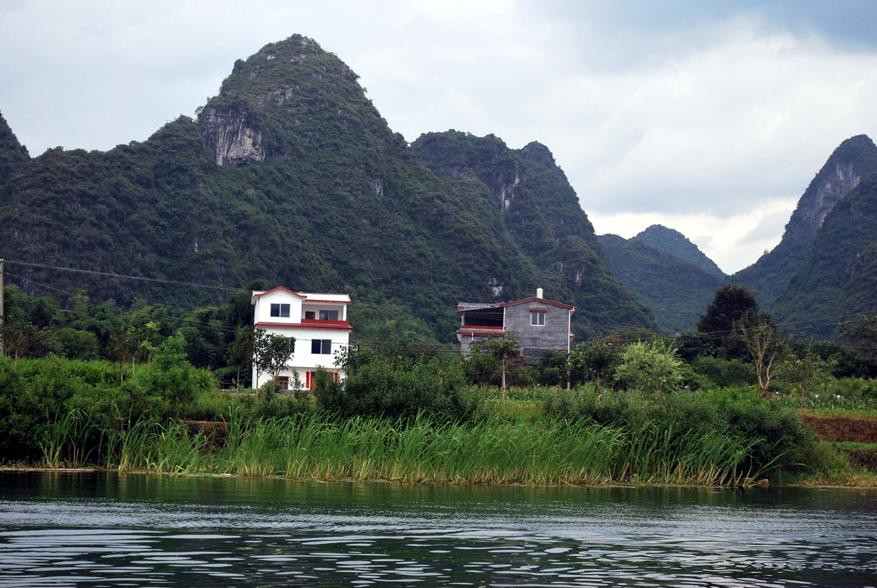 house houses mountainside free photo