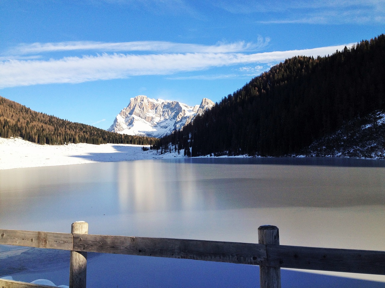 mountain lake winter snow free photo