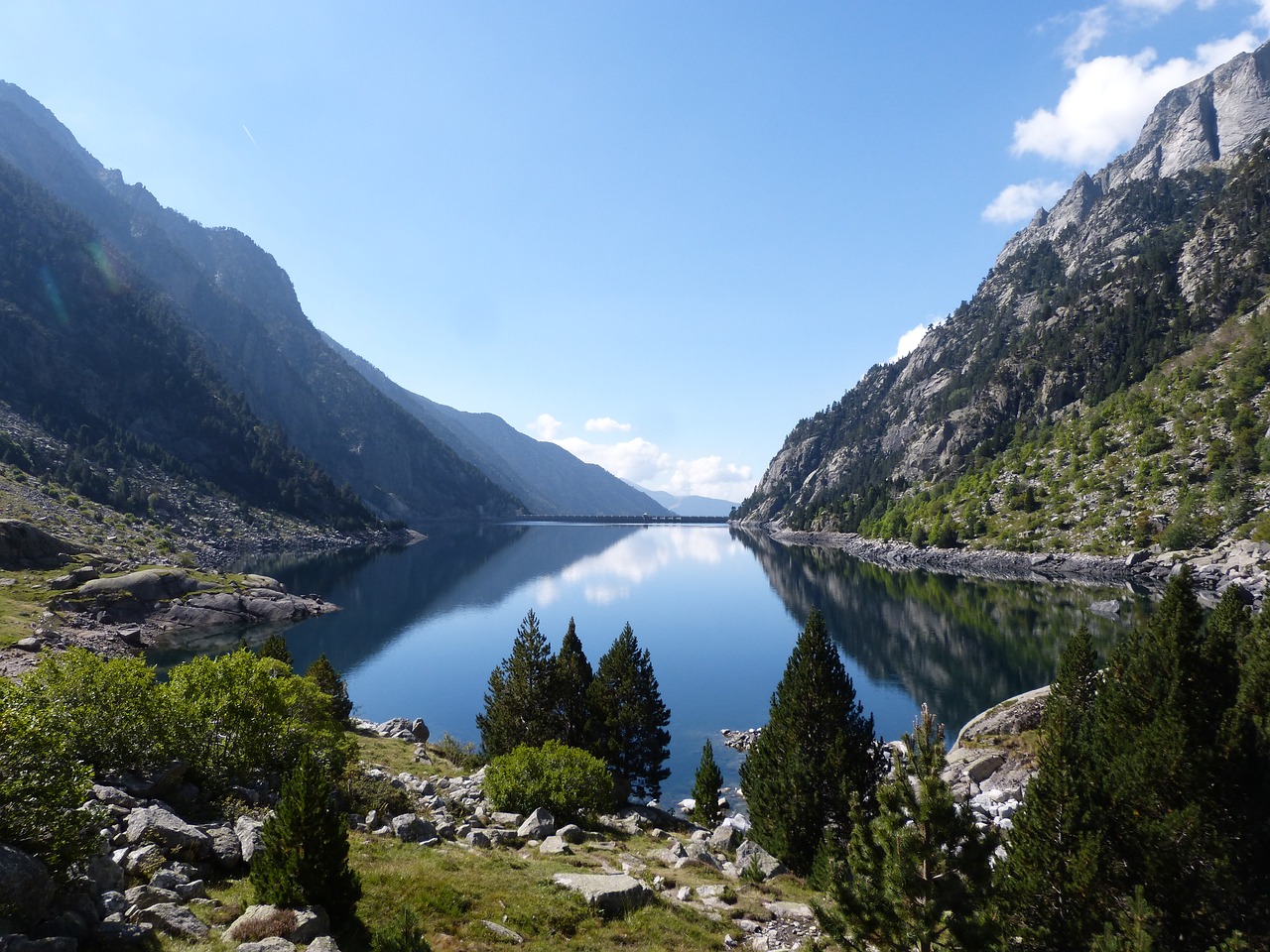 mountain lake pyrenee catalunya estany de cavallers free photo