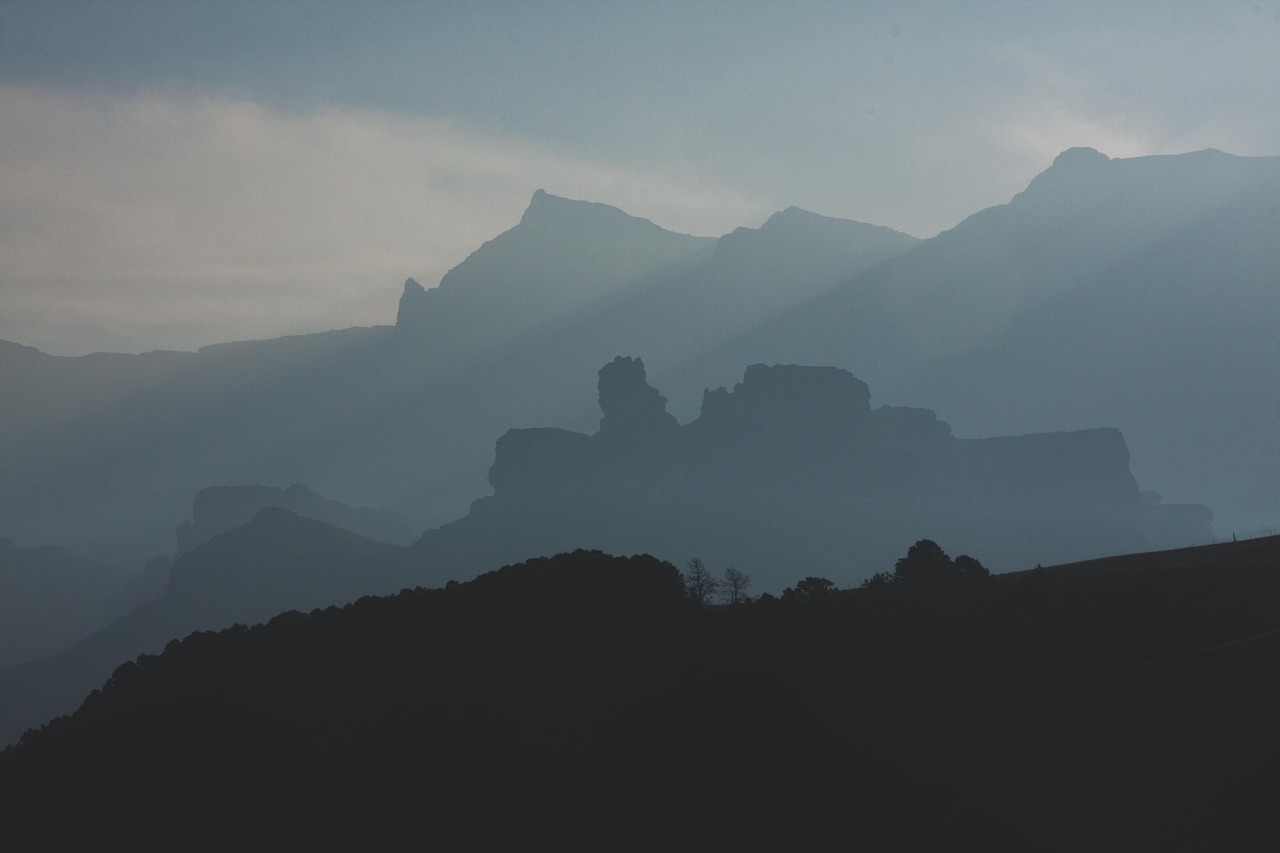 mountain range landscape vanishing free photo