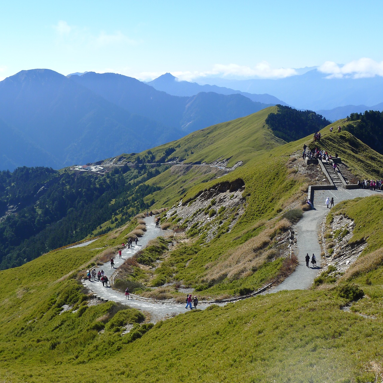 mountain road taiwan sky free photo