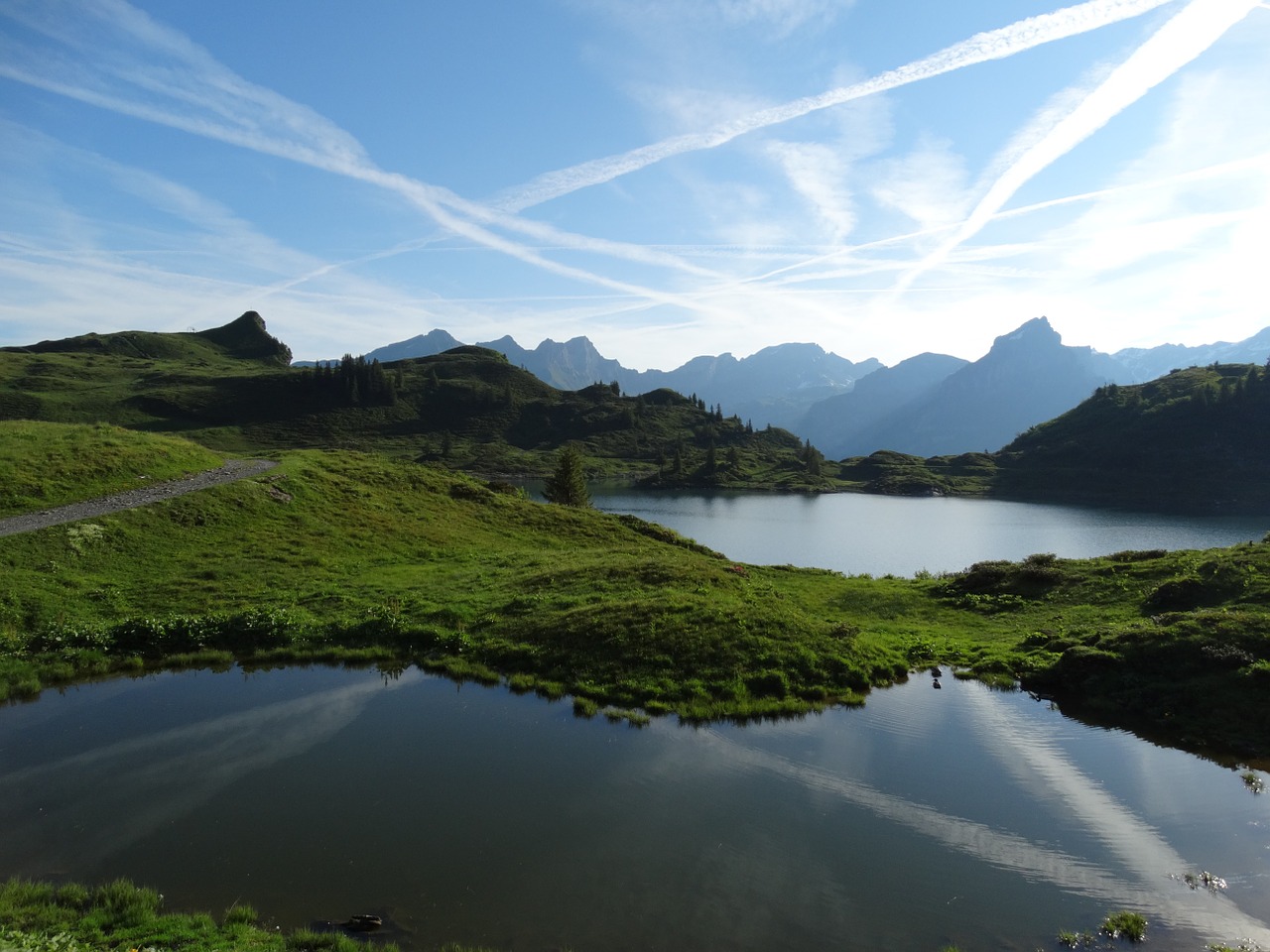 mountain world mountain lakes mountain sky free photo