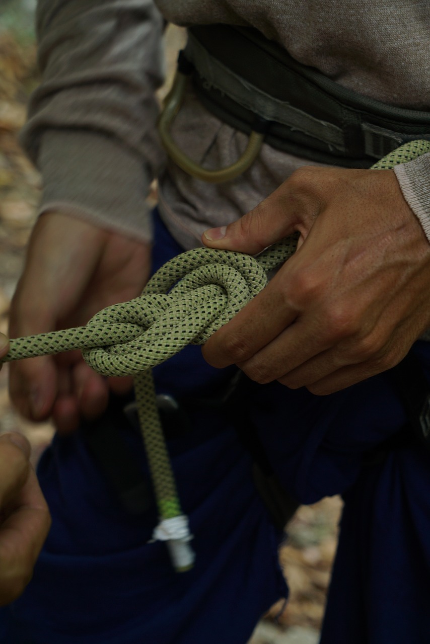 mountaineering knot climb free photo
