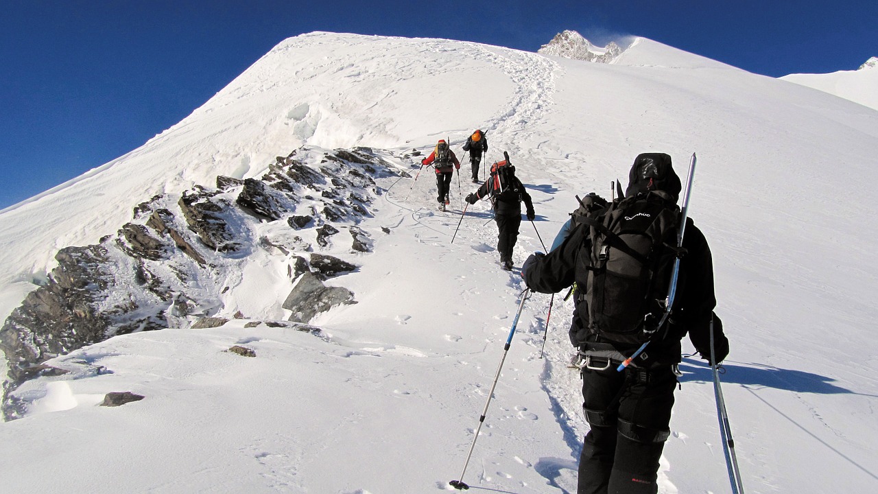 mountaineering mountain climbing free photo