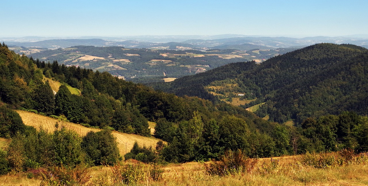 mountains island beskids view free photo