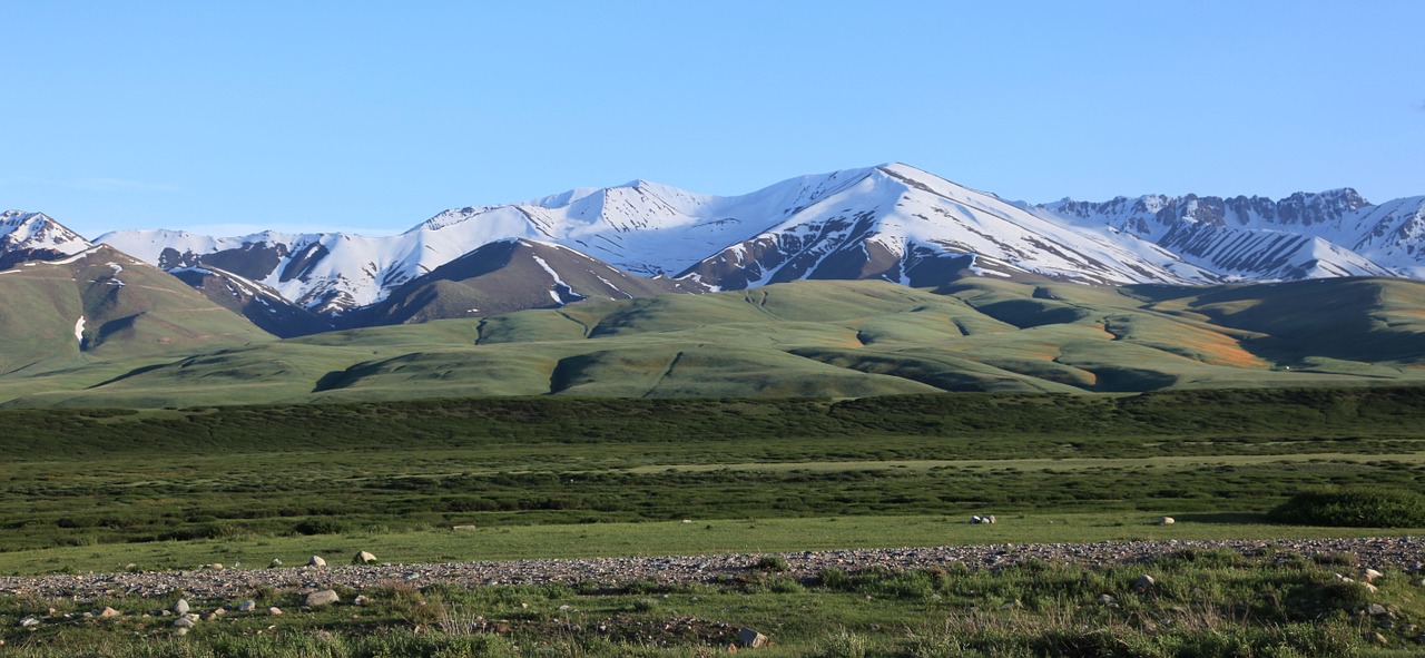 mountains nature snow free photo