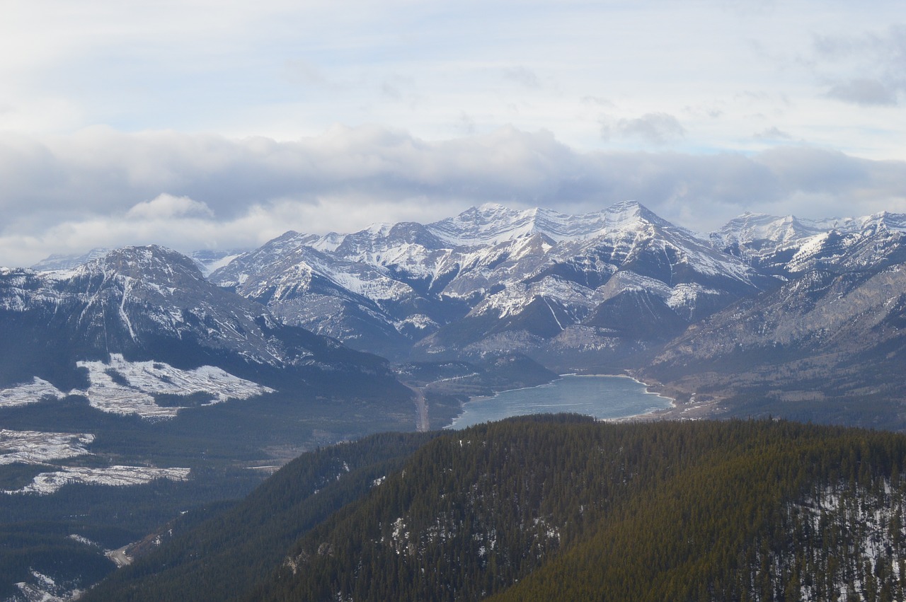 mountains scenic canada free photo