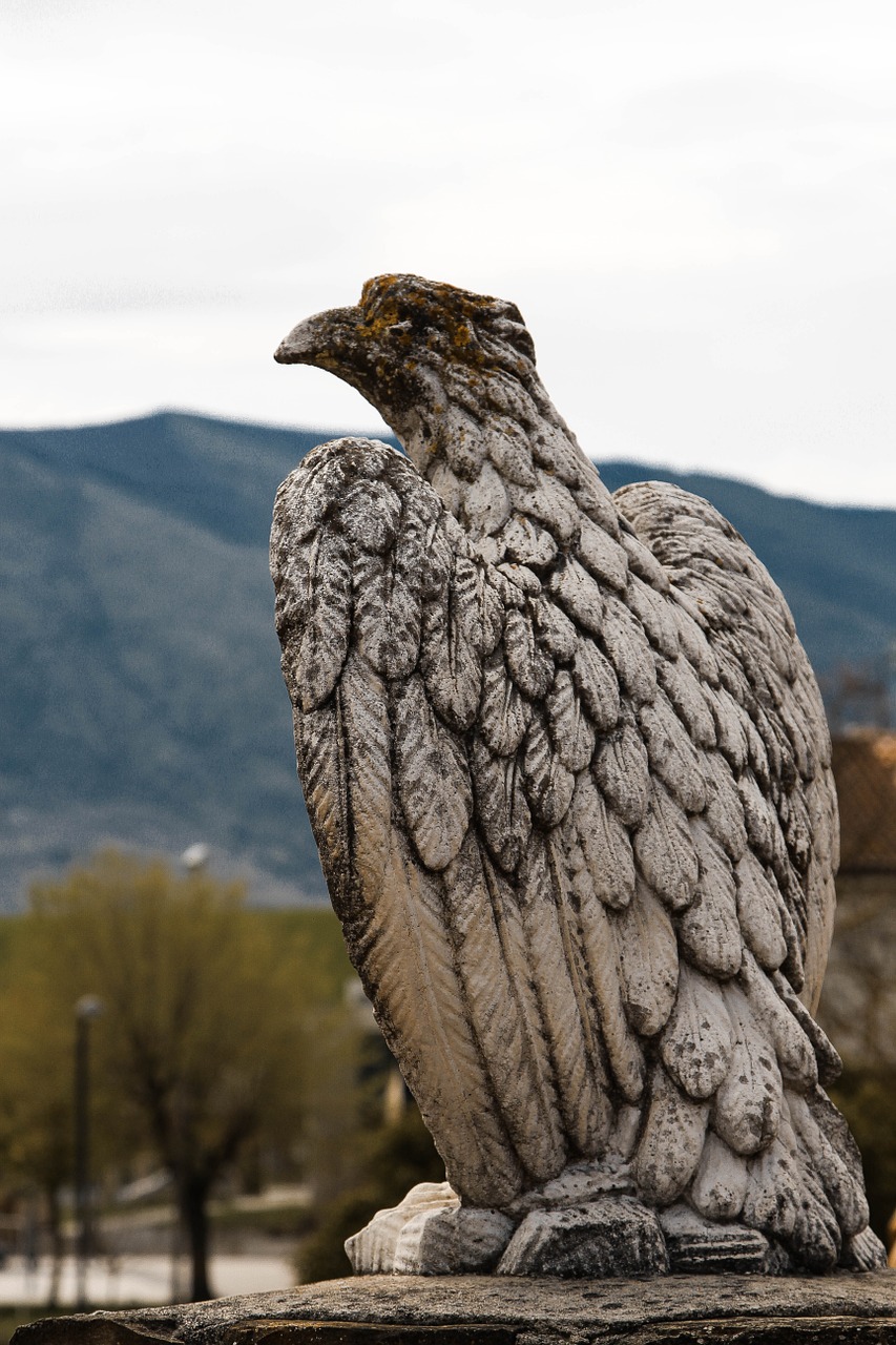 sculpture eagle mountains free photo