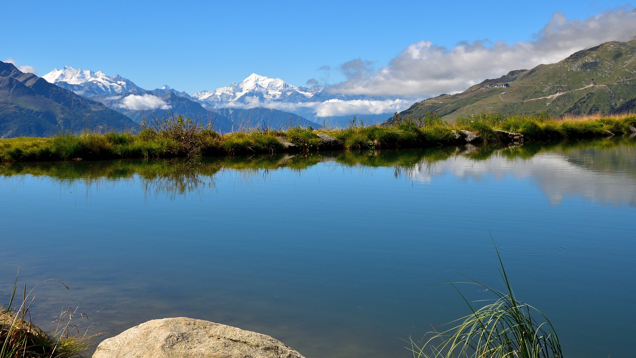 mountains bergsee outlook free photo