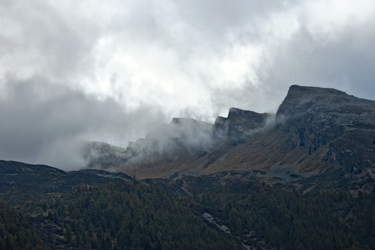 mountains mountain pass free photo