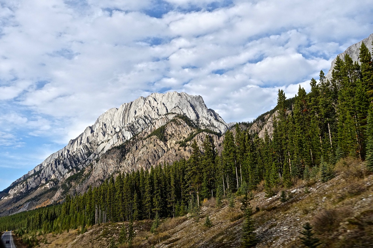 mountains landscape colourful free photo