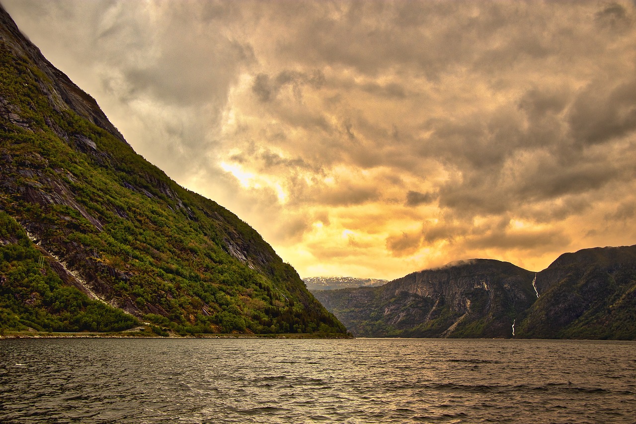 mountains norway view free photo