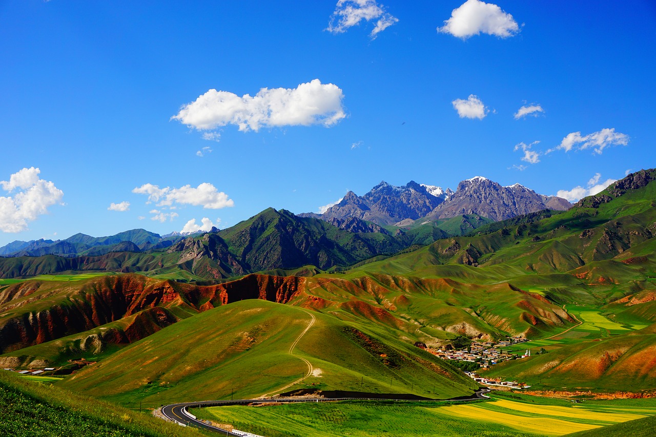 mountains sky scenery free photo