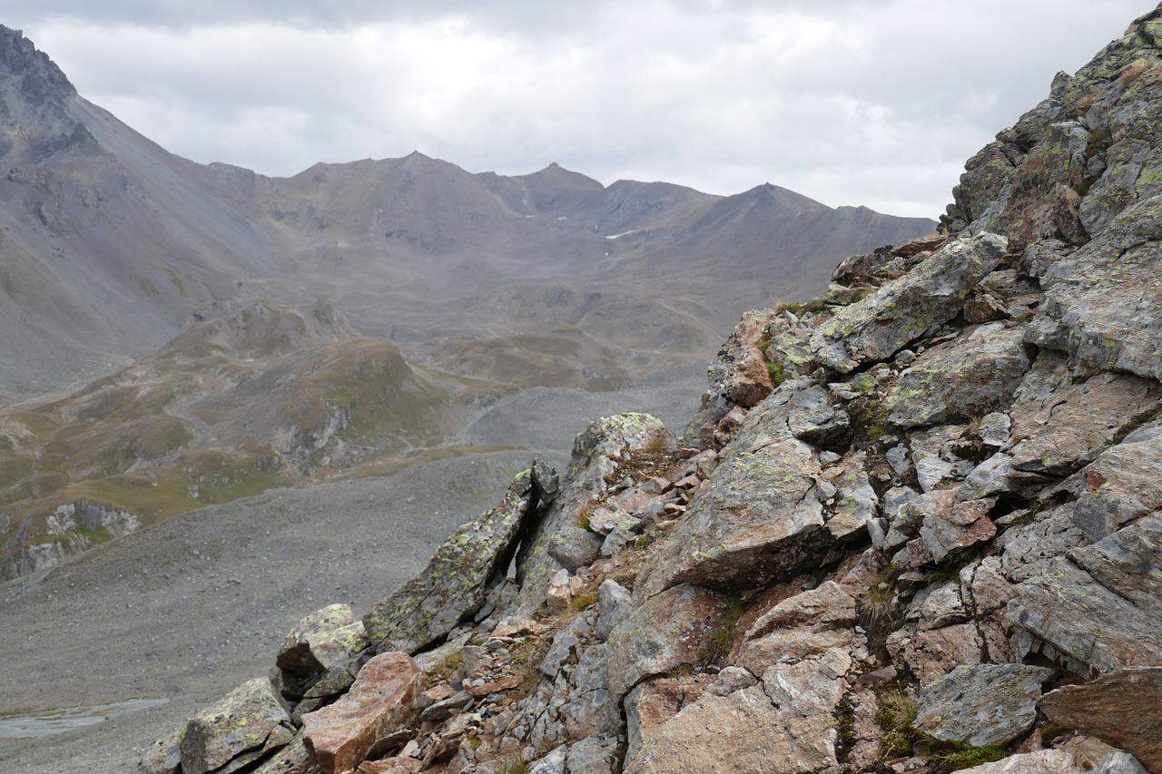 mountains view sky free photo