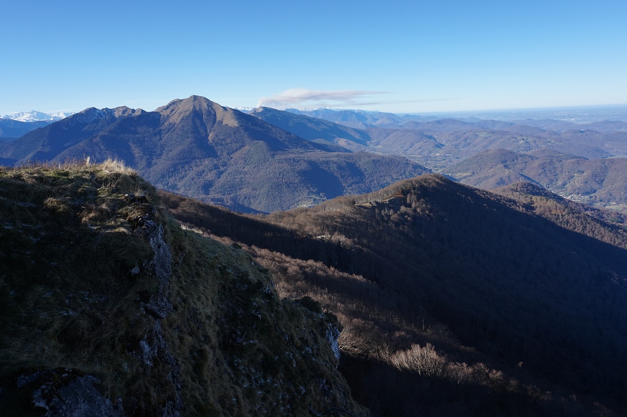 mountains pyrenees landscape free photo