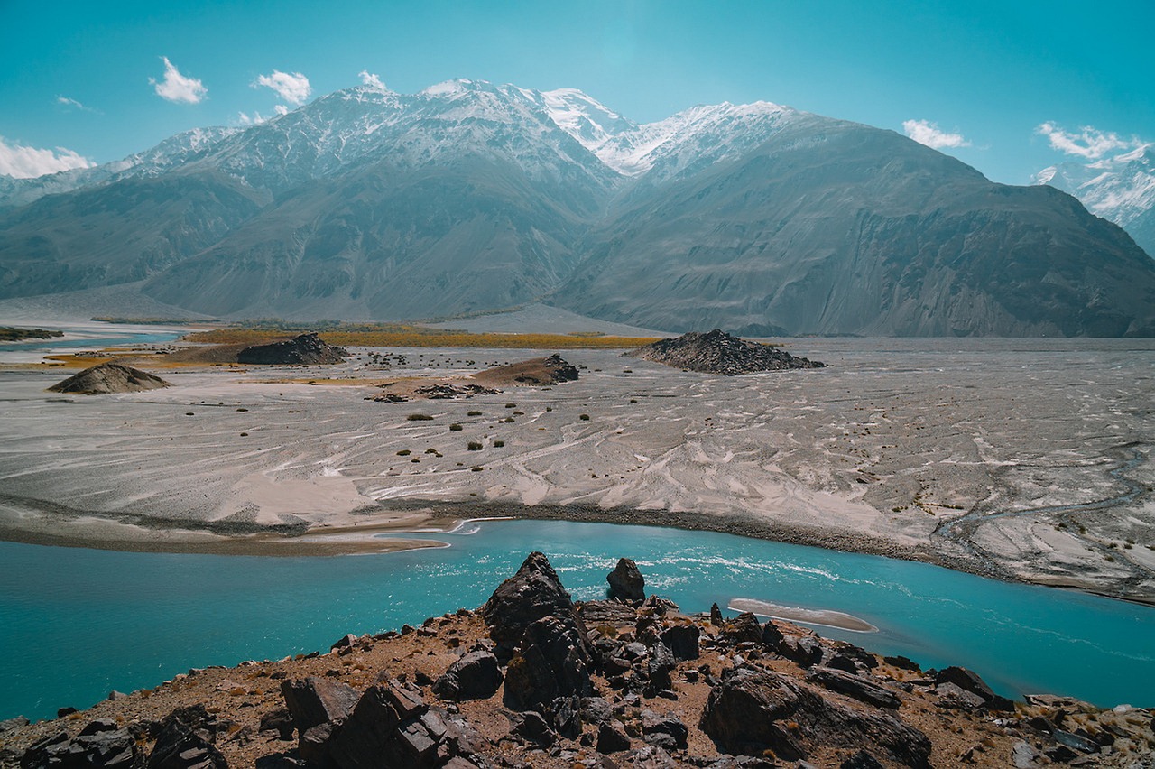 mountains landscape water free photo