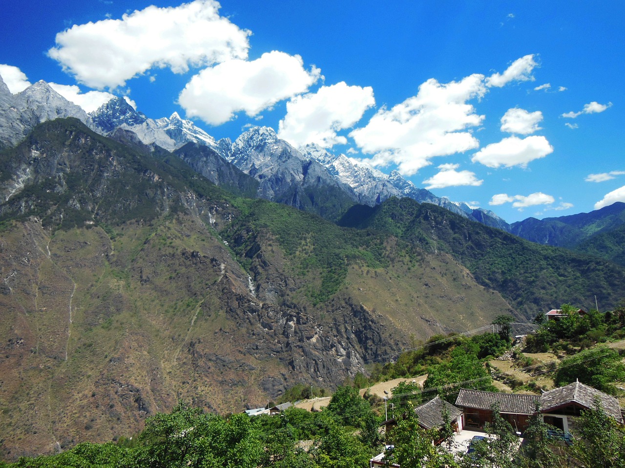 mountains tiger leaping gorge china free photo