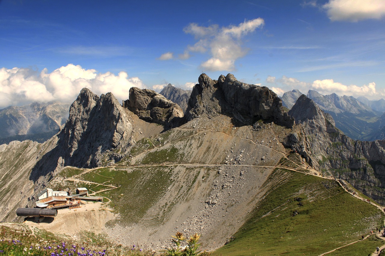 The alps are high. Фото горы панорама Австрия.