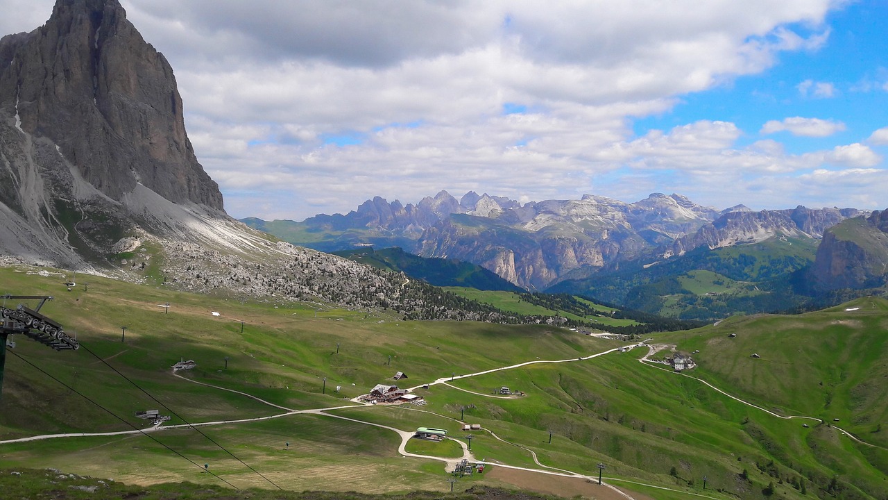 mountains  nature  scenic free photo