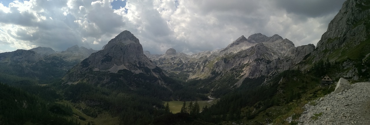 mountains  panorama  panoramic picture free photo