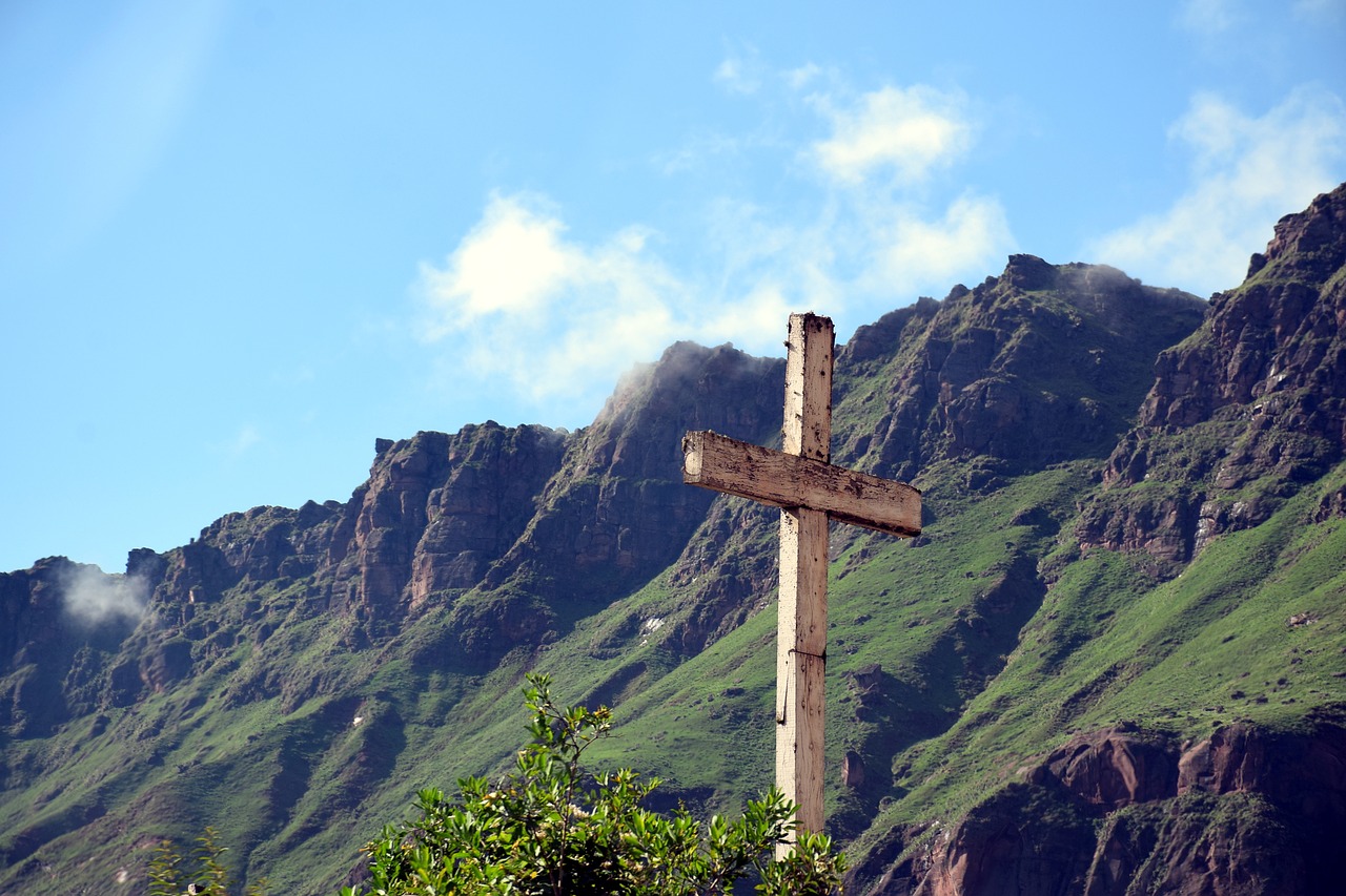 mountains  cruz  landscape free photo