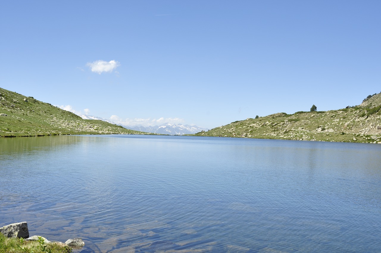 mountains  lake  sky free photo