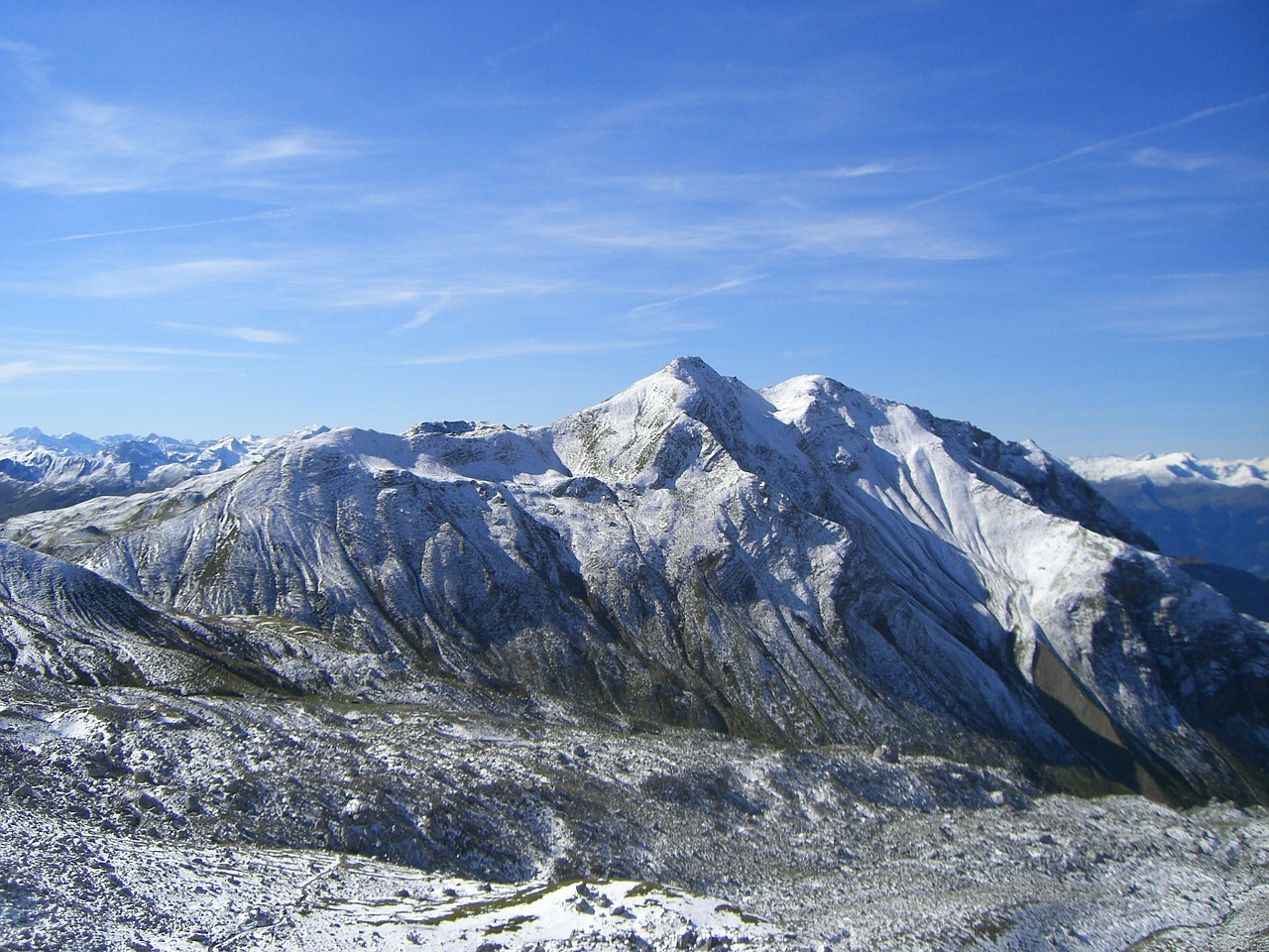 mountains solid snow free photo