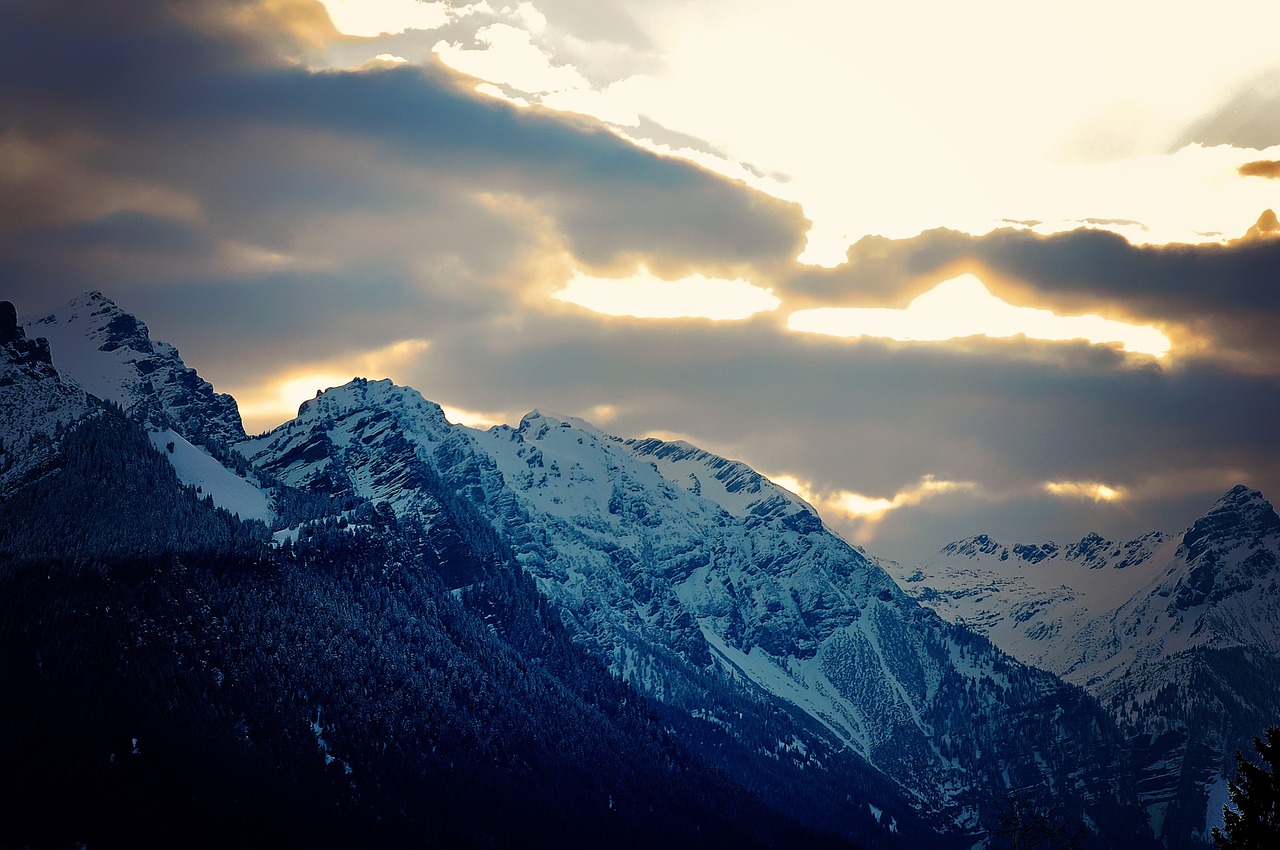 mountains mountain peaks snow free photo