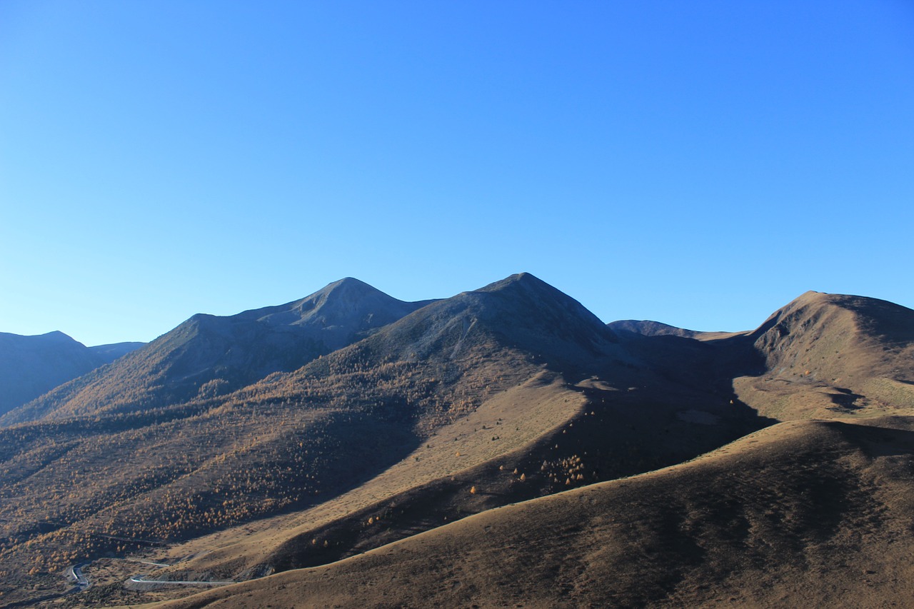 mountains blue sky autumn free photo