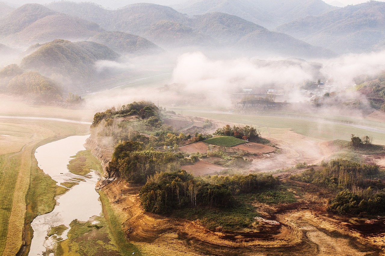 mountains landscape foggy free photo