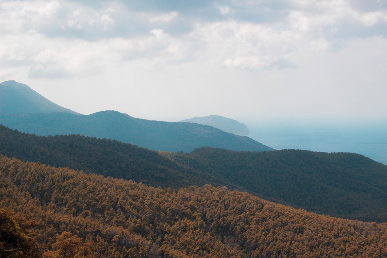 mountains nature  landscape  mountain free photo