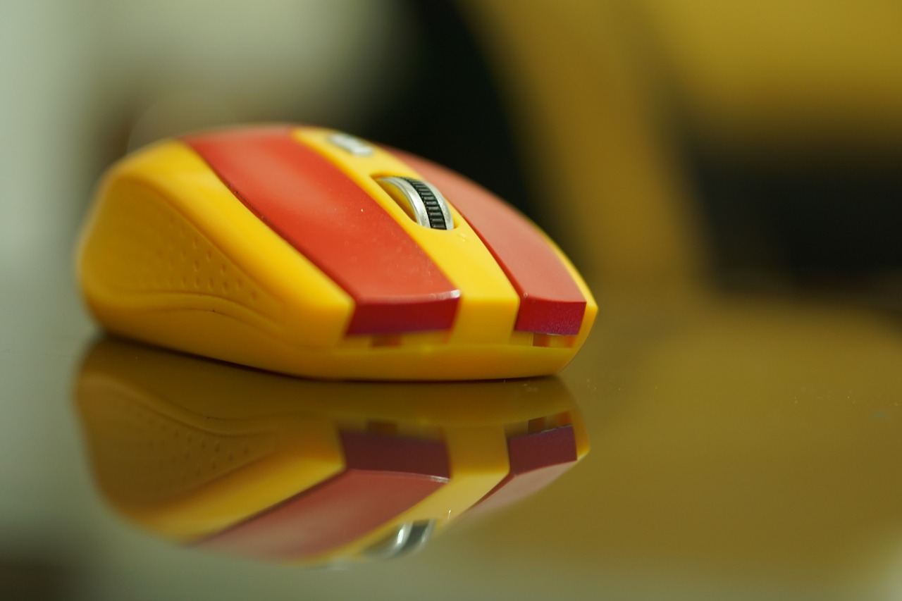 mouse galatasaray yellow red free photo