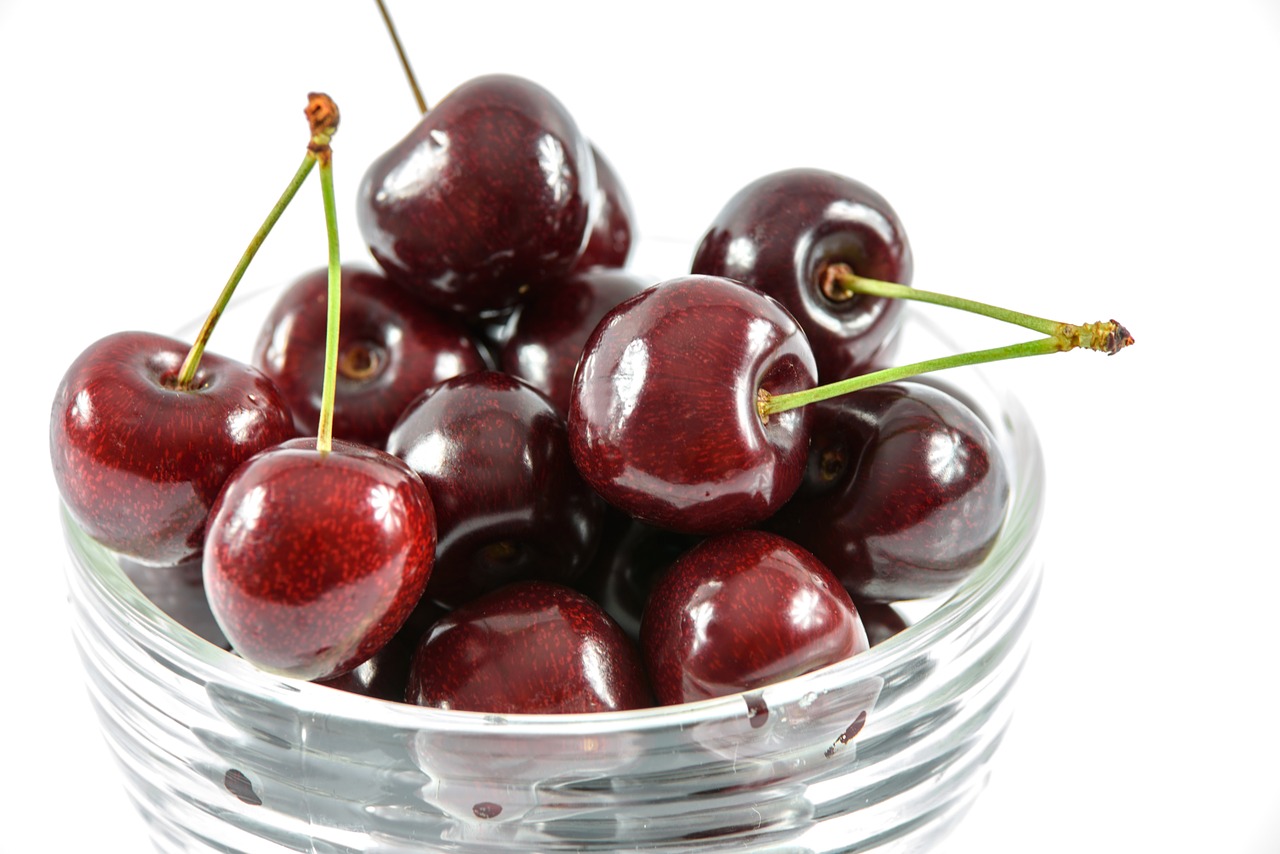 mouth-watering cherries mouth watering mature free photo
