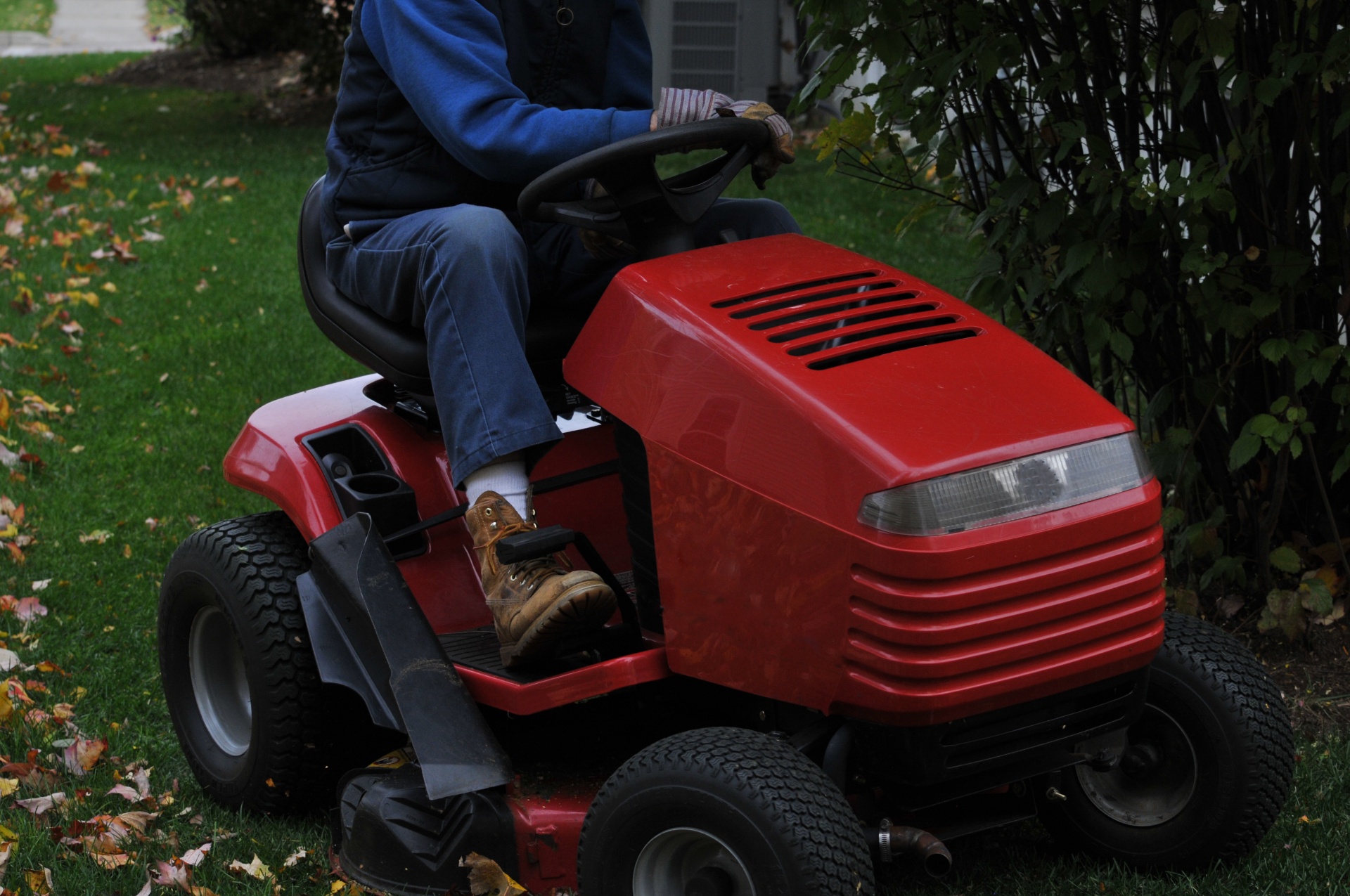 lawnmower mowing grass free photo