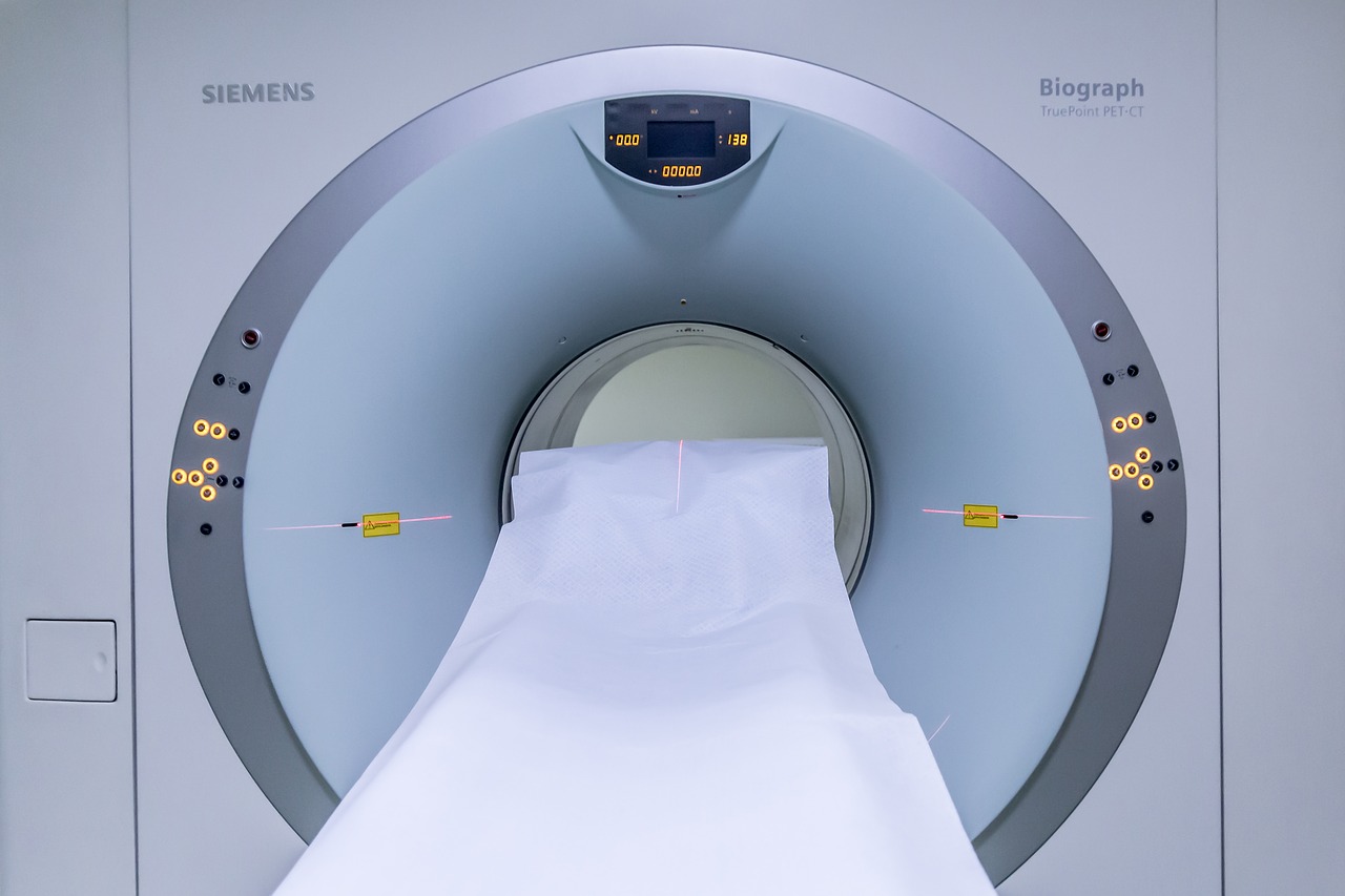 mri magnetic resonance imaging diagnostics free photo