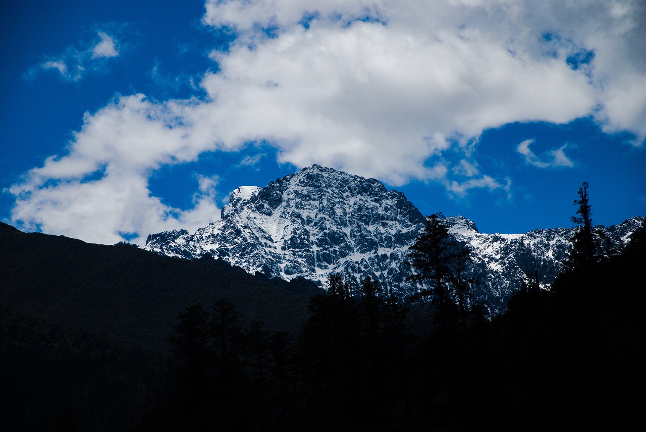 mt  siguniangshan  snow mountain free photo