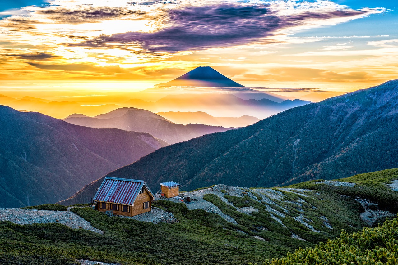 mt fuji asahi 小河内岳避難小屋 free photo