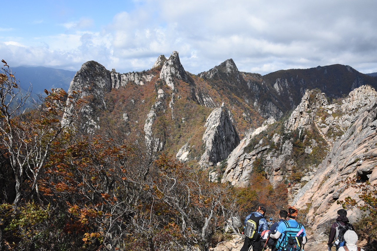 mt seoraksan landscape climbing free photo