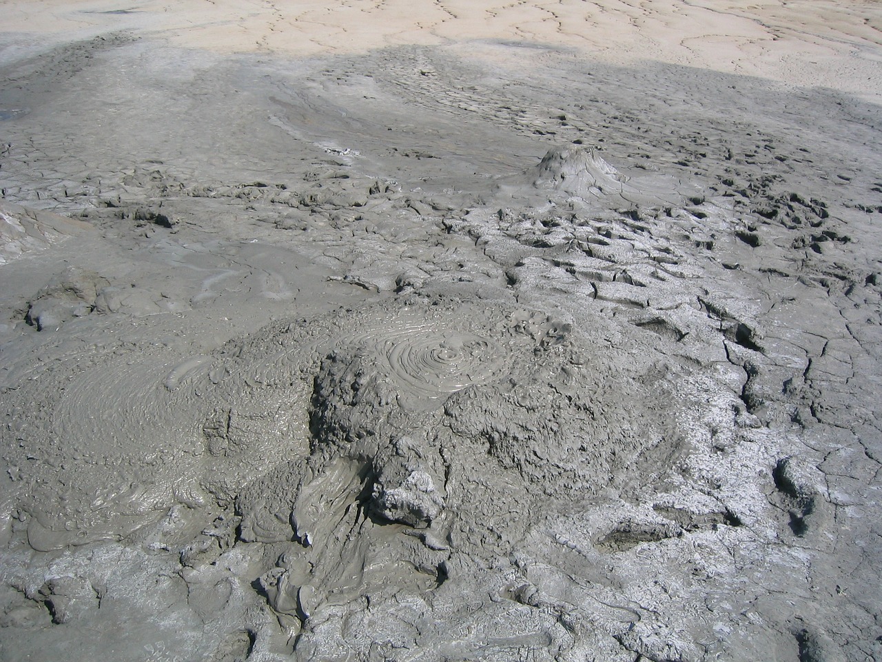 muddy vulcanoes pâclele mici mud free photo