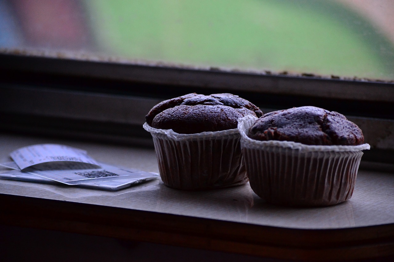 chocolate muffin desserts free photo