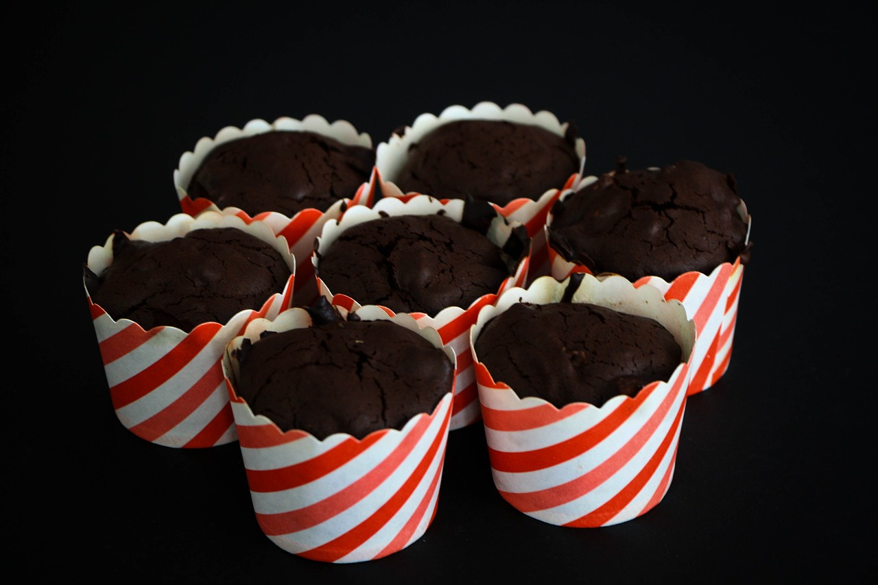 muffins cocoa cupcakes free photo