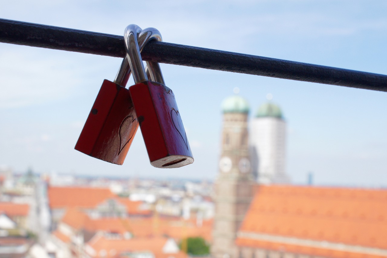 munich love love castle free photo