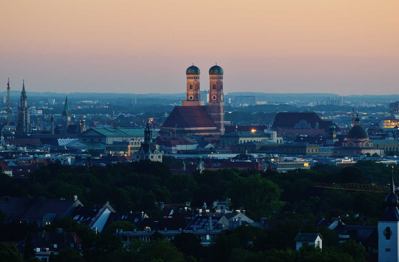 munich frauenkirche bavaria free photo