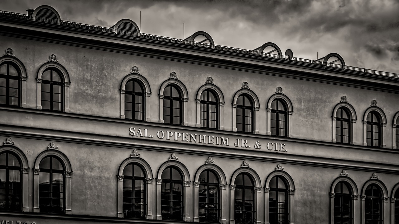 munich old bank free photo