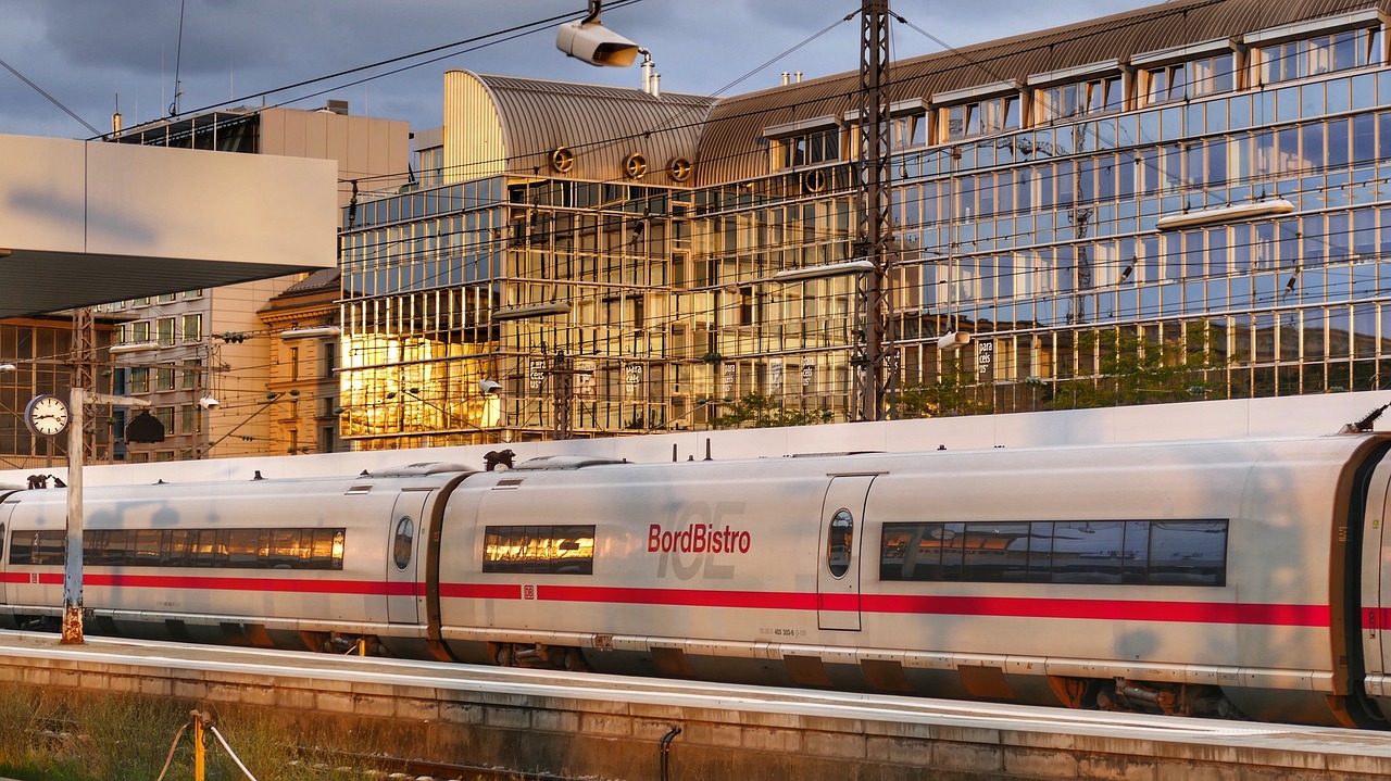 munich  railway station  railway free photo