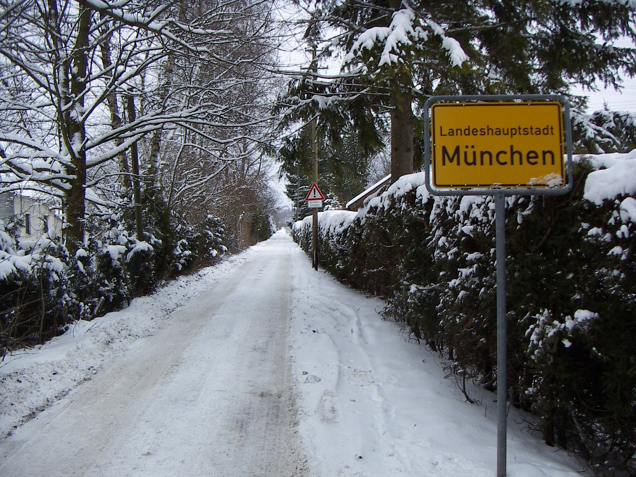 munich off the beaten track lonely free photo