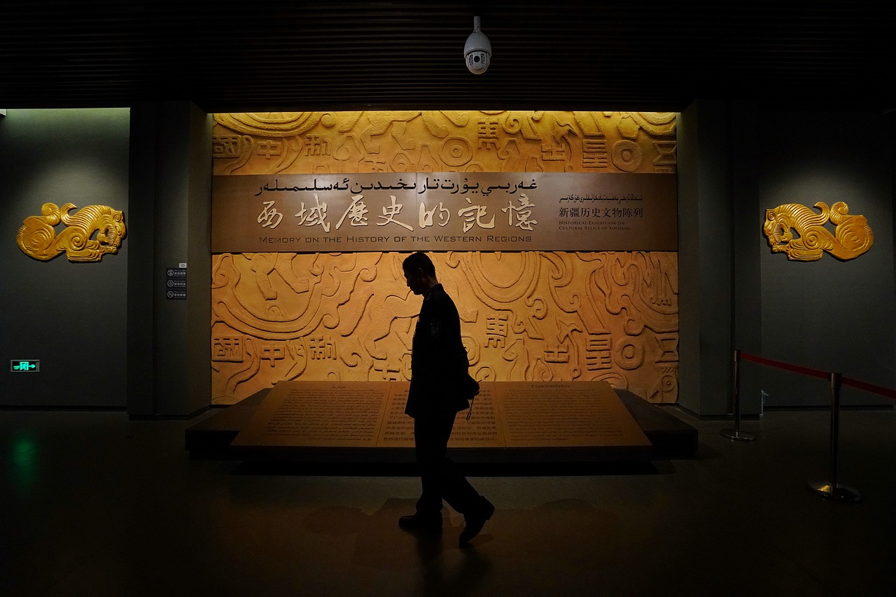 museum china man free photo