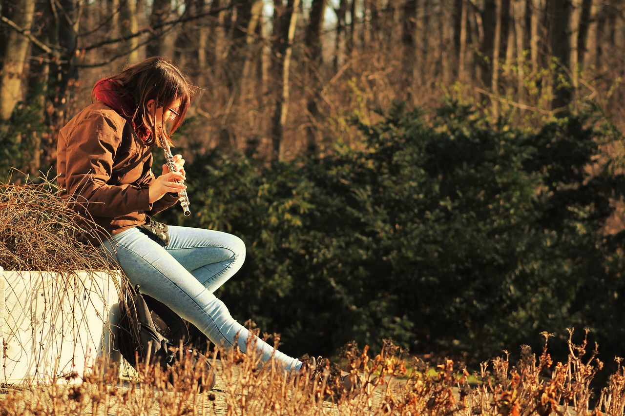 music woman leisure free photo