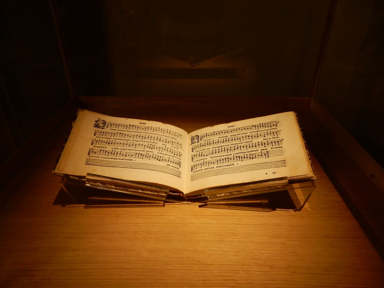 music book antique museum free photo
