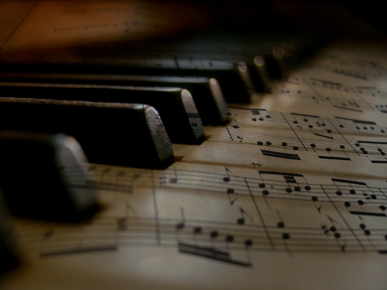 music piano keys free photo